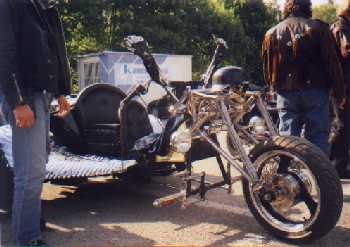 Zaj�mav� trike.